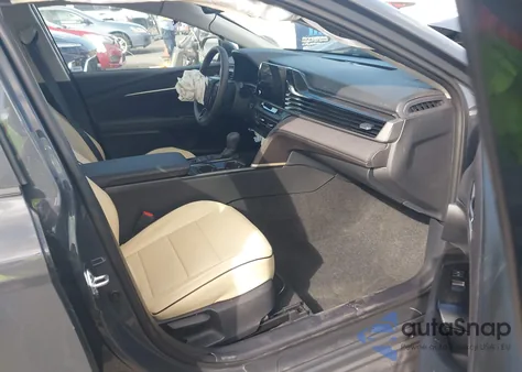 2025 Toyota Camry Le z USA, uszkodzony, nr VIN 4T1DAACK2SU168621